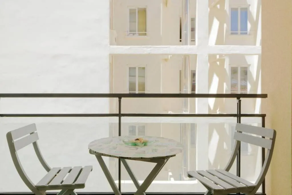Appartement Catalans-Air-Conditioned, Balcony 2 Min Walk Catalans Beach Marseille France