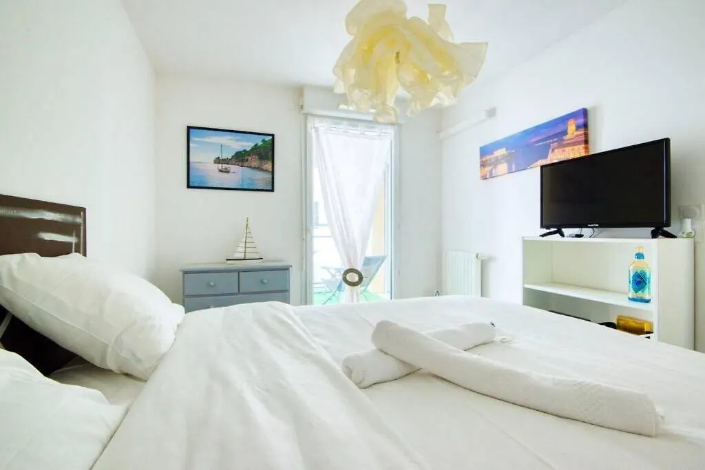 Catalans-Air-Conditioned, Balcony 2 Min Walk Catalans Beach Marseille 0*,  France