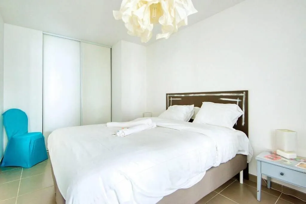Catalans-Air-Conditioned, Balcony 2 Min Walk Catalans Beach Marseille Apartment